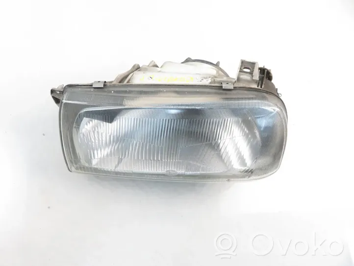 Volkswagen Vento Lampa przednia 