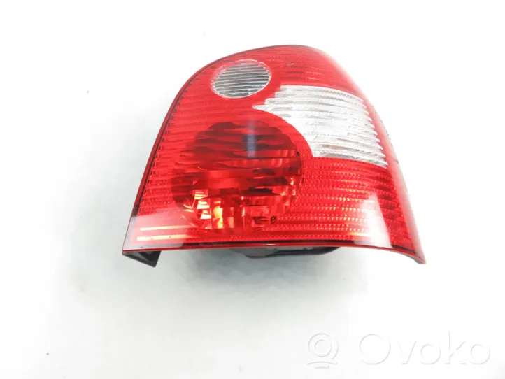 Volkswagen Polo IV 9N3 Lampa tylna 6q6945112a