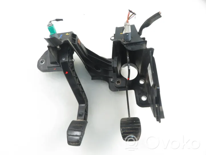 Renault Master III Pedal assembly 