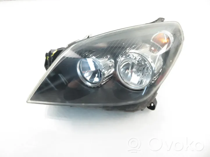 Opel Astra H Lampa przednia 