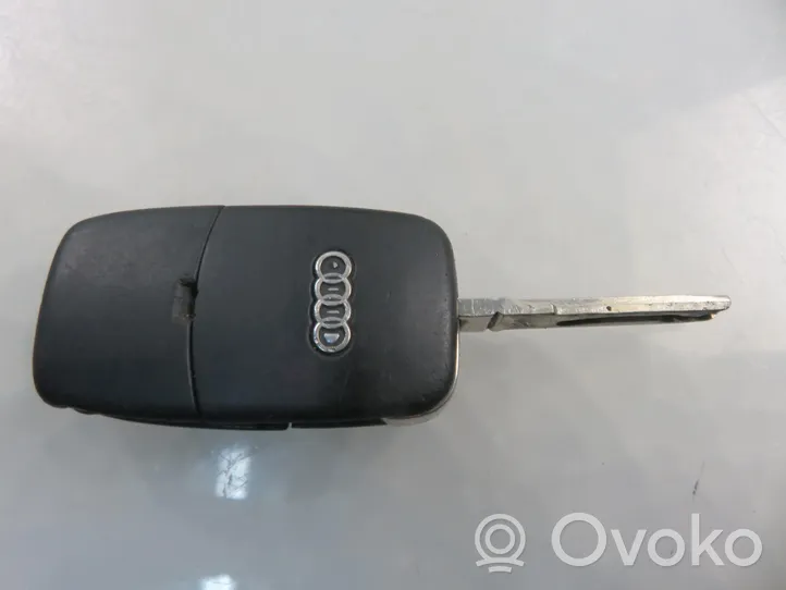 Audi A4 S4 B6 8E 8H Užvedimo spynelė 