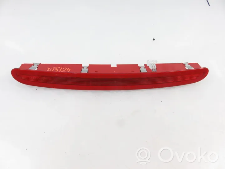 Opel Astra J Trzecie światło stop 01025200