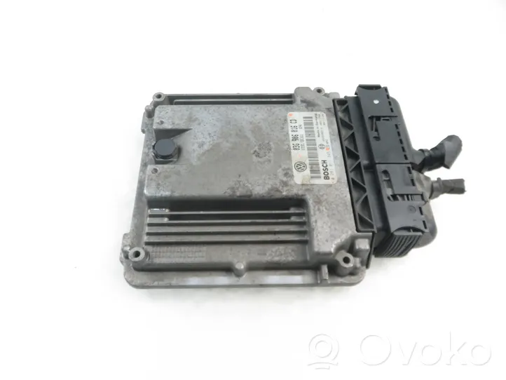 Volkswagen Touran I Calculateur moteur ECU 0281011945