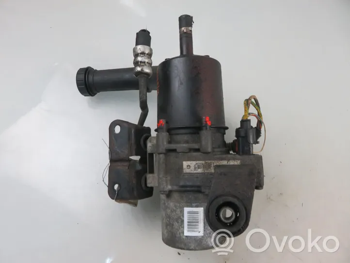 Citroen C4 I Power steering pump 