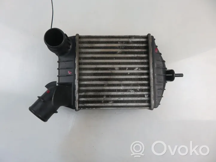 Fiat Punto (188) Chłodnica powietrza doładowującego / Intercooler 