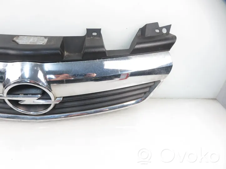 Opel Zafira B Grille de calandre avant 