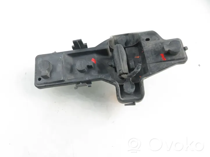 Volkswagen Touran I Tail light bulb cover holder 