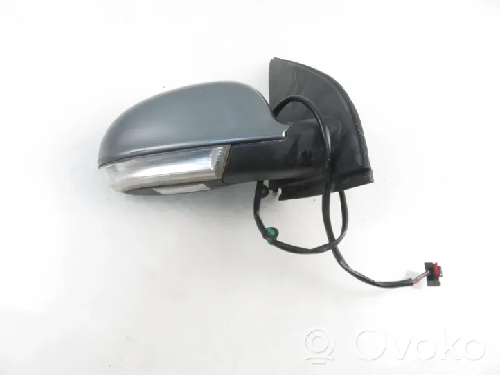 Volkswagen Golf V Front door electric wing mirror 