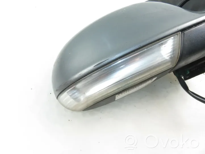 Volkswagen Golf V Front door electric wing mirror 