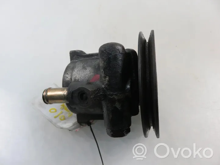 Opel Corsa B Pompe de direction assistée 