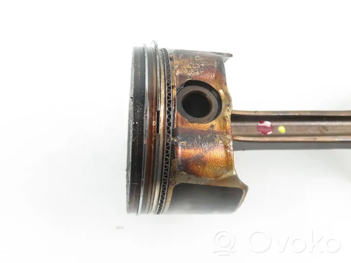 Ford Mondeo Mk III Piston with connecting rod 