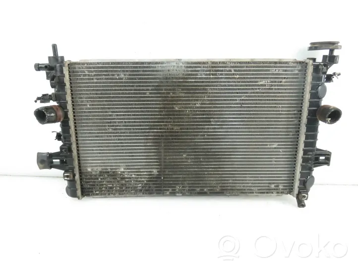 Opel Zafira B Coolant radiator 