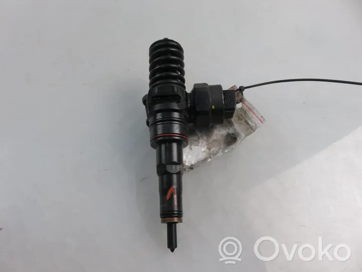 Volkswagen PASSAT B5 Inyector de combustible 0414720007