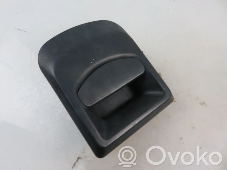 14525 Iveco Daily 3rd gen Front door exterior handle, 19.48 € | RRR