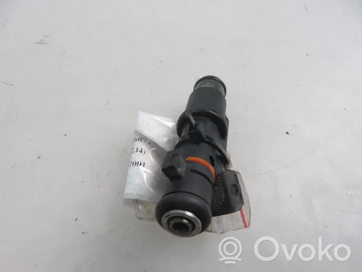 Peugeot 607 Injecteur de carburant 