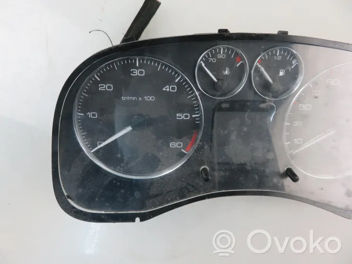 Peugeot 307 Compteur de vitesse tableau de bord 