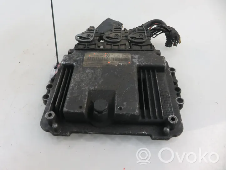 Nissan Primera Calculateur moteur ECU 8200305678