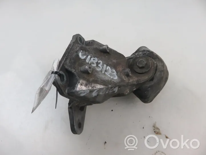 Volkswagen PASSAT B5.5 Gearbox mounting bracket 