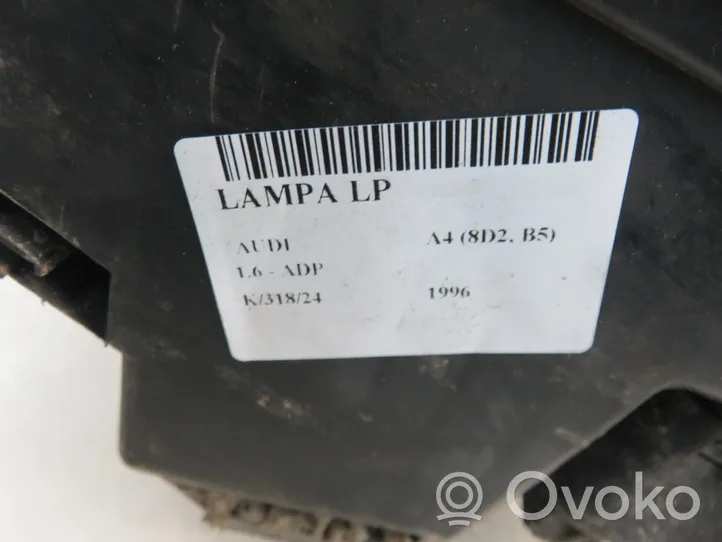 Audi A4 S4 B5 8D Lampa przednia 