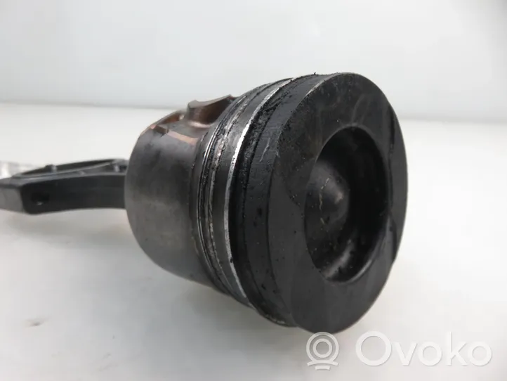 Mercedes-Benz Vito Viano W639 Piston avec bielle 