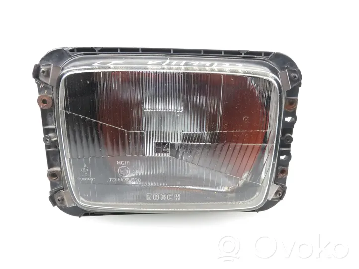 Mercedes-Benz T2 Lampa przednia 1305620589