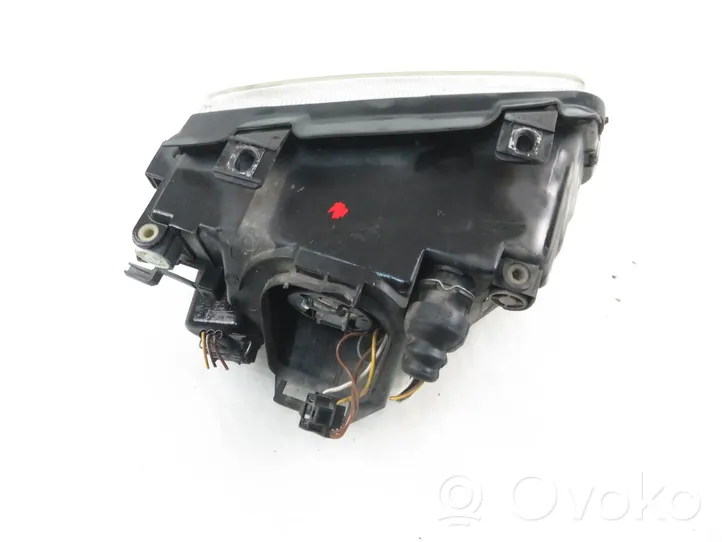 Audi A4 S4 B5 8D Lampa przednia 