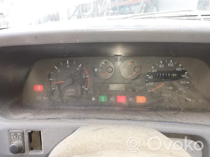 Nissan Terrano Compteur de vitesse tableau de bord 