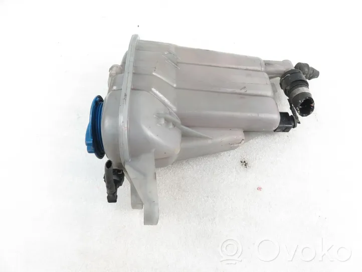 Audi A4 S4 B8 8K Vase d'expansion / réservoir de liquide de refroidissement 