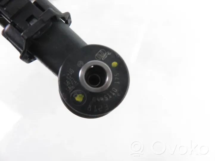 Opel Astra H Fuel injector 