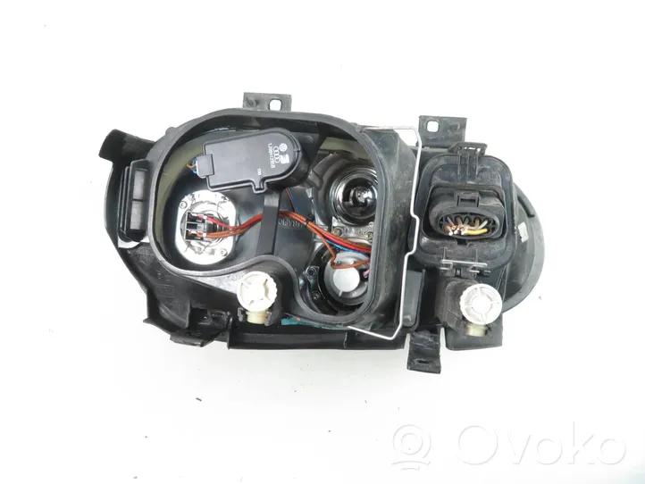 Volkswagen Golf IV Lampa przednia 