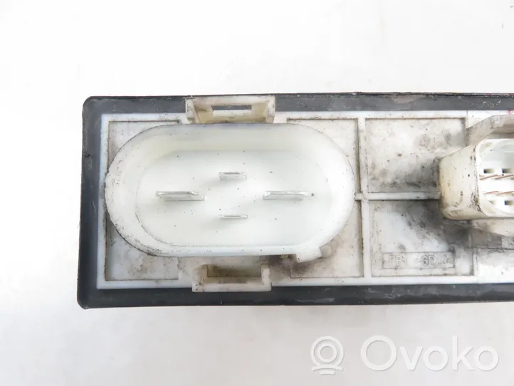 Volkswagen Golf IV Coolant fan relay 898884000