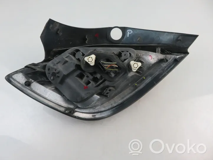 Opel Astra H Lampa tylna 