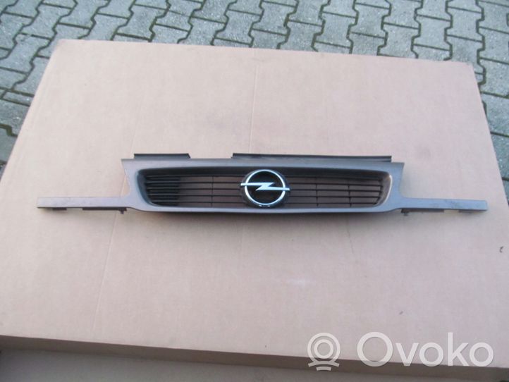 Opel Astra G Griglia superiore del radiatore paraurti anteriore 90452416