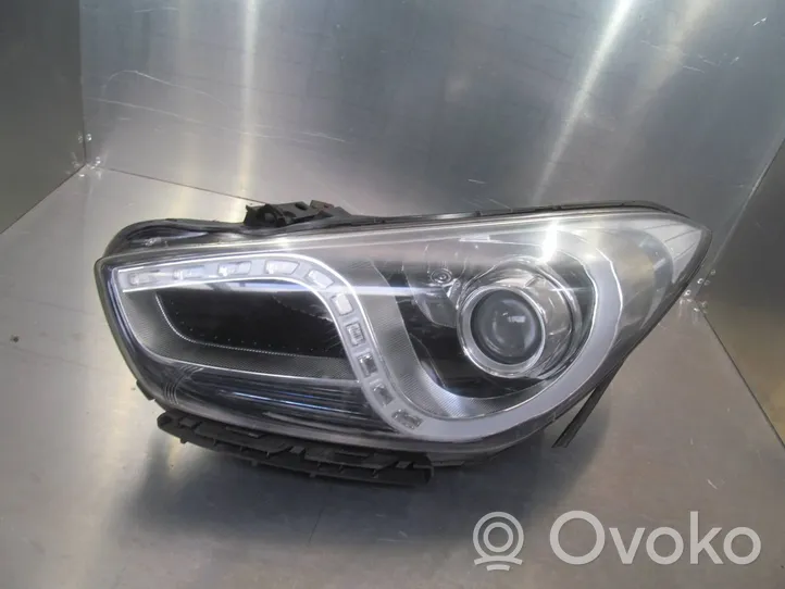 Hyundai i40 Lampa przednia 921013Z090