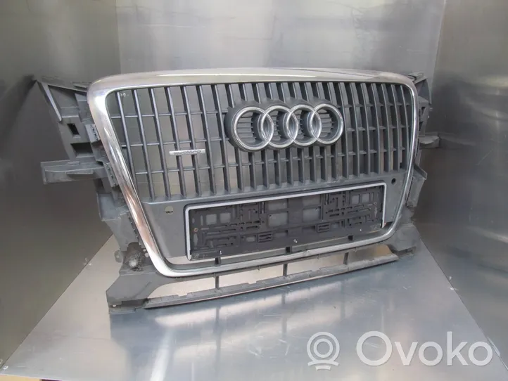 Audi Q5 SQ5 Etupuskurin ylempi jäähdytinsäleikkö 8R0853651