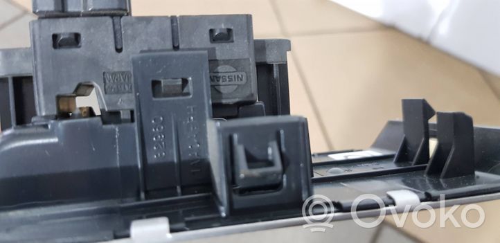 Nissan Murano Z51 Przełącznik / Przycisk otwierania szyb 