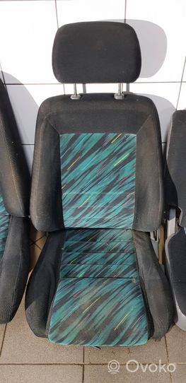 Daihatsu Feroza Sitze und Türverkleidungen komplett 