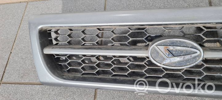 Daihatsu Feroza Grille de calandre avant 