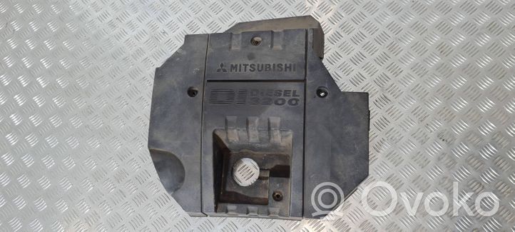 Mitsubishi Pajero Couvercle cache moteur 