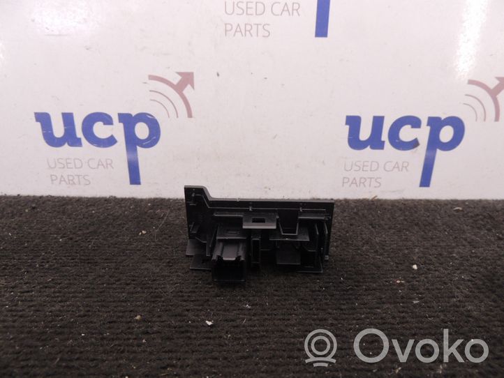 Volvo XC60 Connettore plug in AUX 30755609