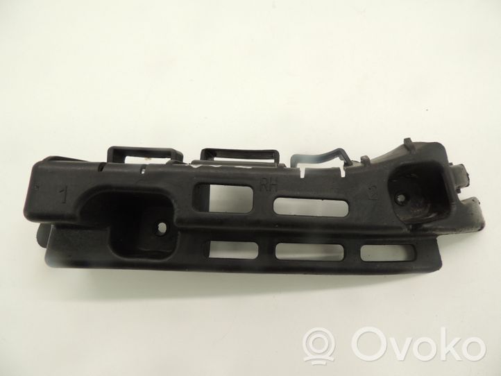 Chevrolet Cruze Front bumper mounting bracket 