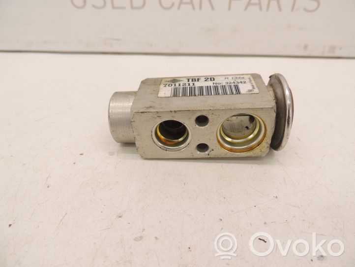 Opel Zafira B Air conditioning (A/C) expansion valve 7011211