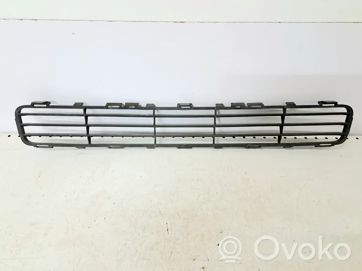 Toyota Avensis T250 Grille inférieure de pare-chocs avant 