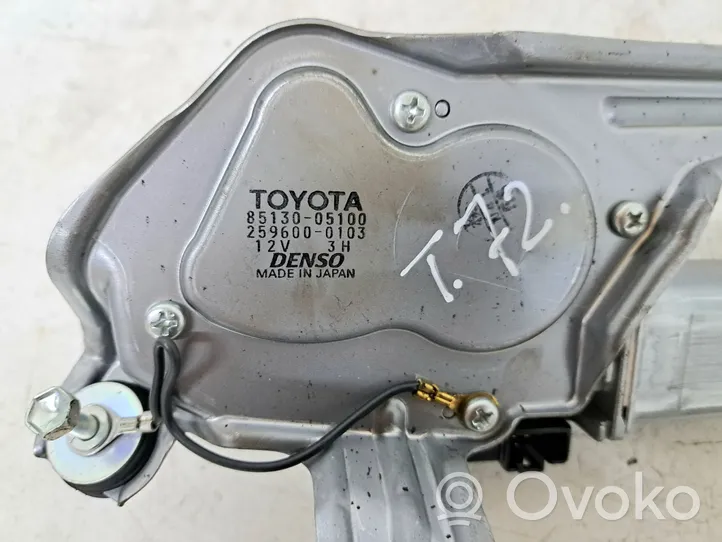 Toyota Avensis T250 Moteur d'essuie-glace arrière 8513005100