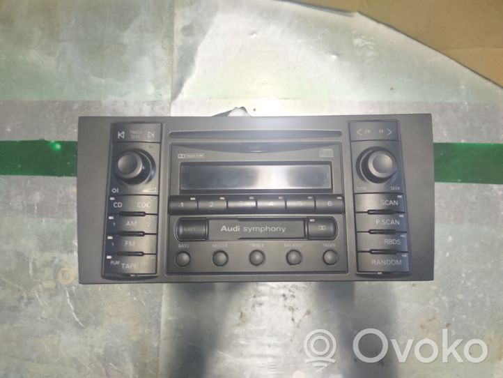 Audi A4 S4 B5 8D Radio/CD/DVD/GPS-pääyksikkö 8D0035195A