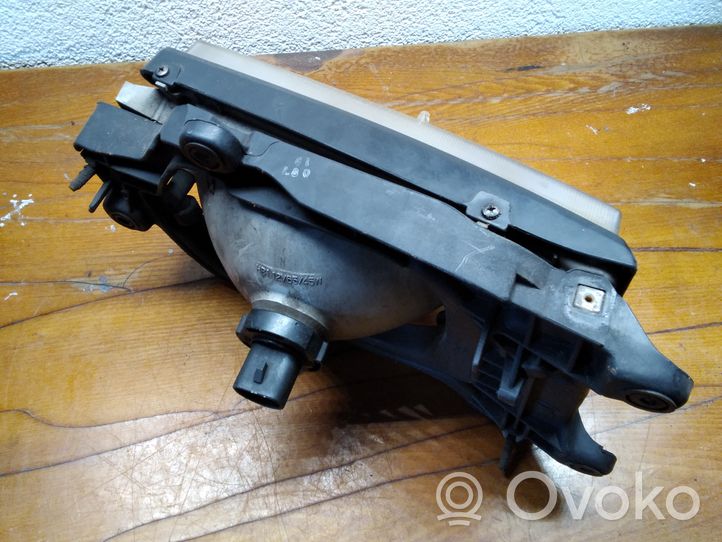 Isuzu Rodeo Lampa przednia 1AJ935186