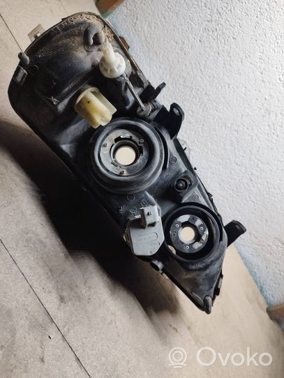 Opel Astra G Lampa przednia 205488B