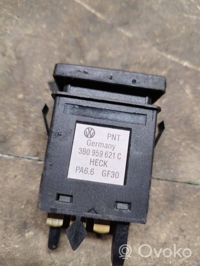 Volkswagen PASSAT B7 Przycisk / Przełącznik ogrzewania szyby przedniej / czołowej 3B0959621C
