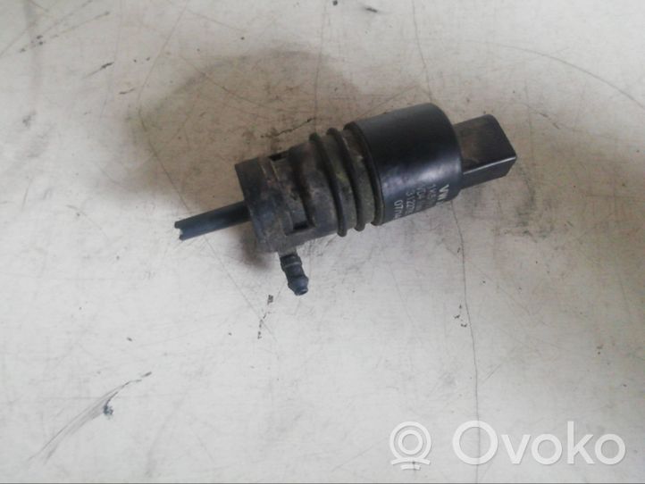 BMW 5 E60 E61 Pompa lavavetri parabrezza/vetro frontale 1K5955651