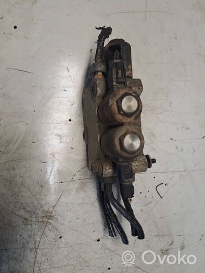 Land Rover Range Rover Sport L320 Blocco valvola della sospensione pneumatica RVH500090